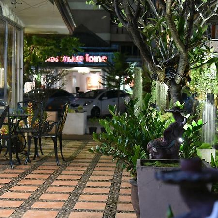 The Canal Hotel Бангкок Екстер'єр фото