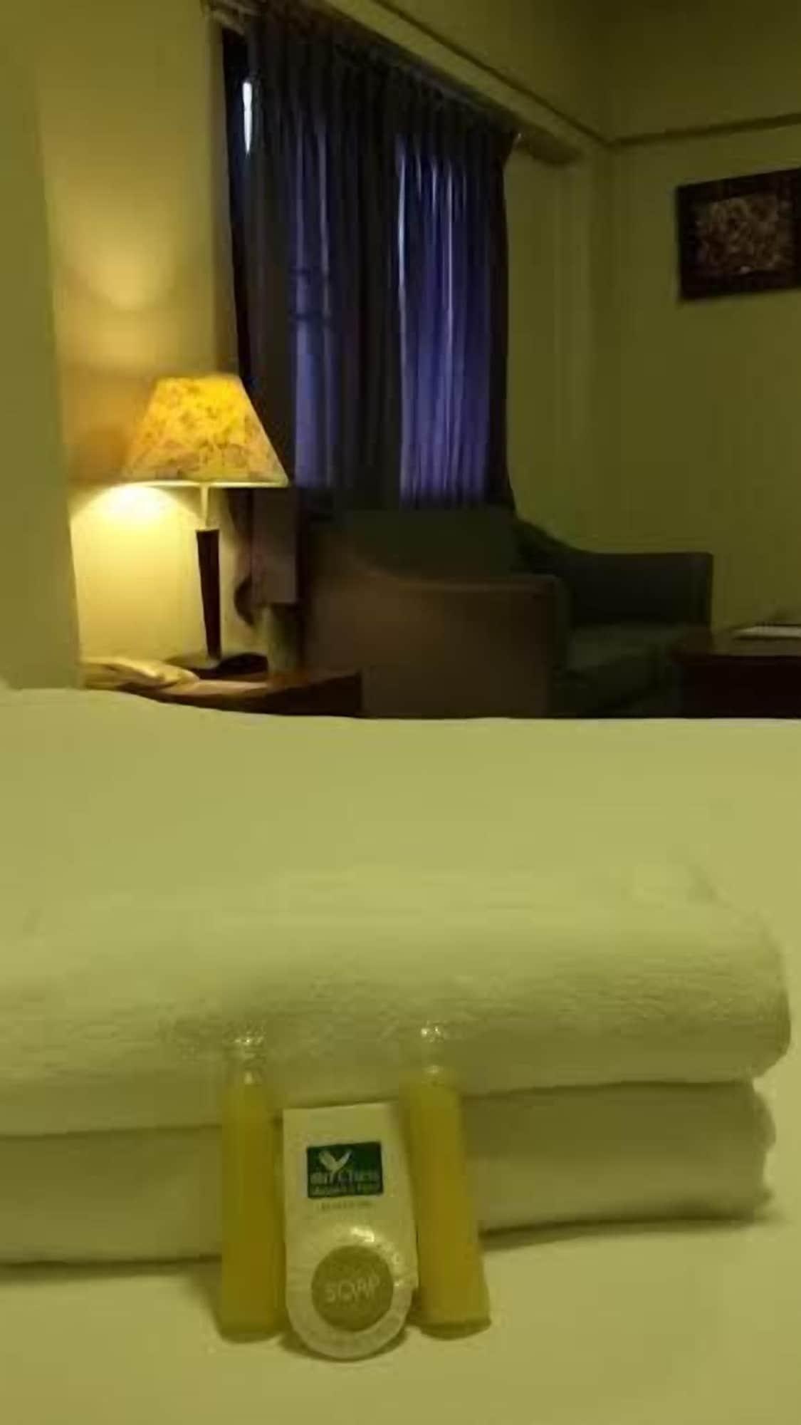 The Canal Hotel Бангкок Екстер'єр фото