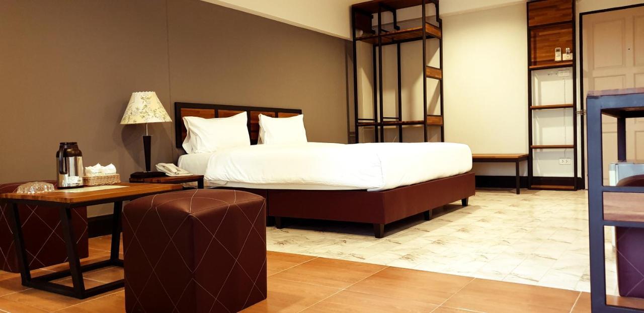 The Canal Hotel Бангкок Екстер'єр фото