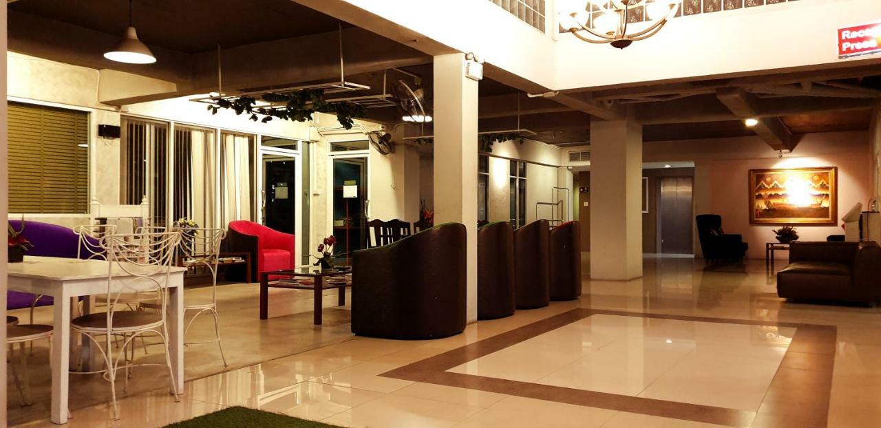 The Canal Hotel Бангкок Екстер'єр фото